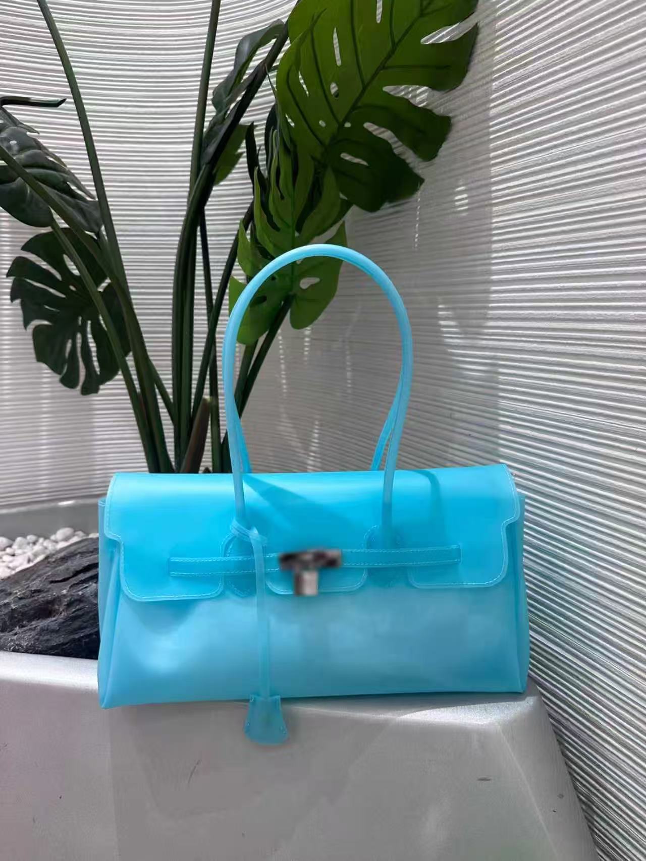 IF06 Jelly Firkin 36 Shoulder Bag