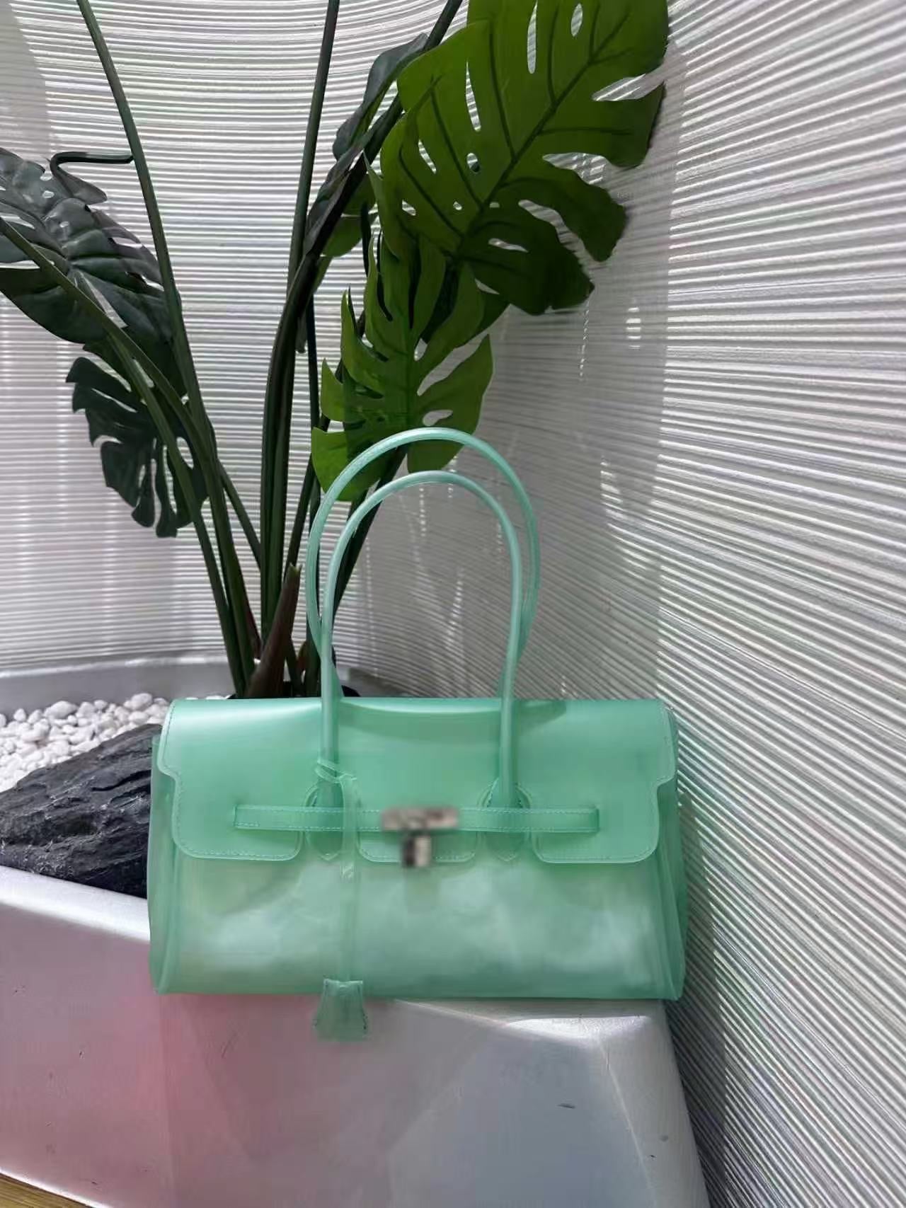 IF06 Jelly Firkin 36 Shoulder Bag