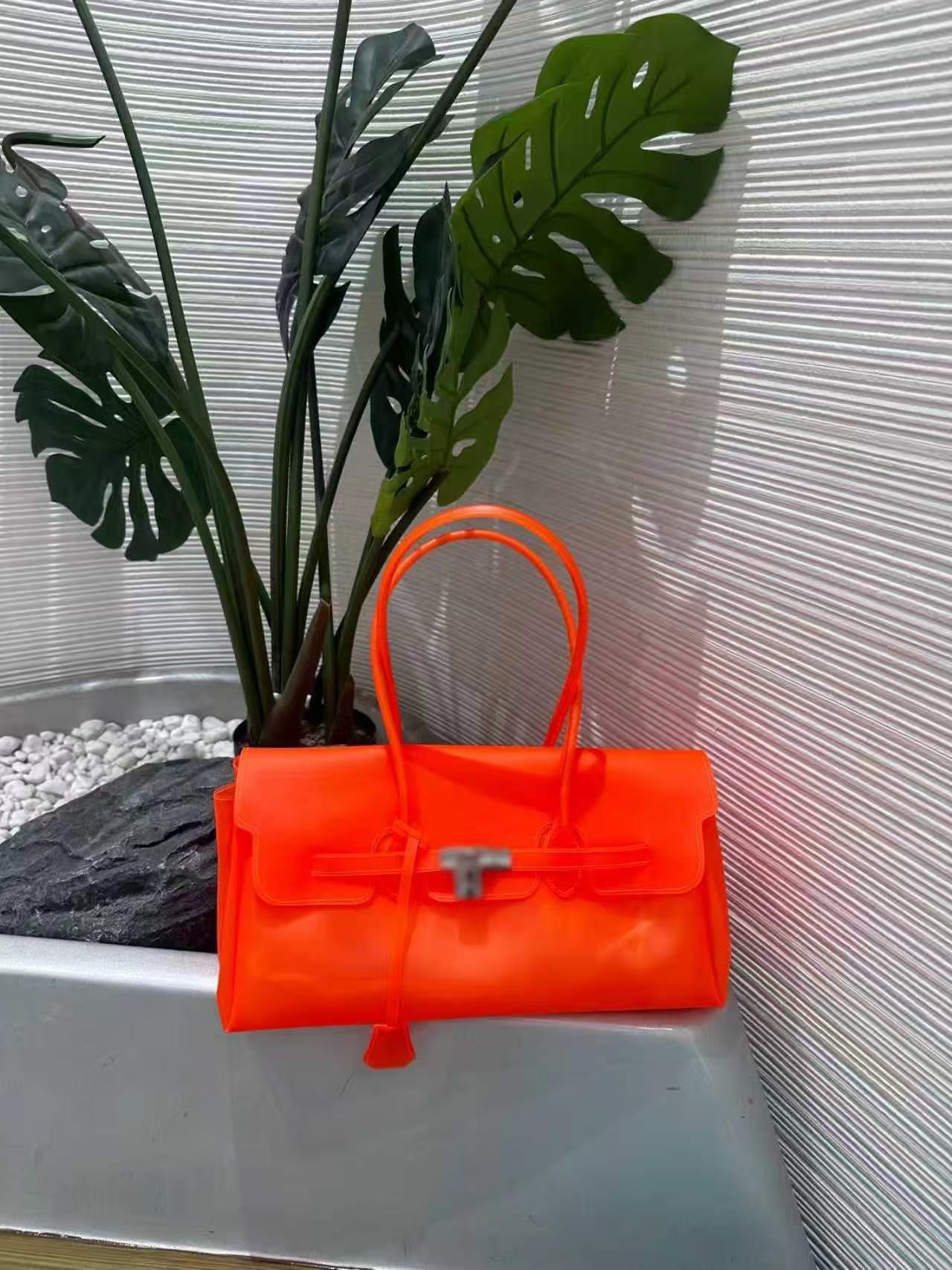 IF06 Jelly Firkin 36 Shoulder Bag