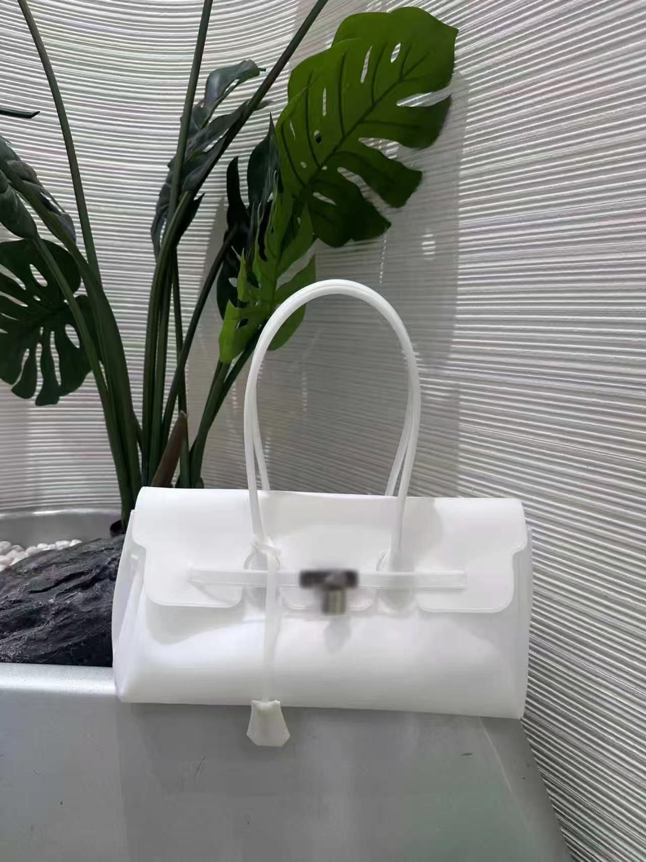 IF06 Jelly Firkin 36 Shoulder Bag